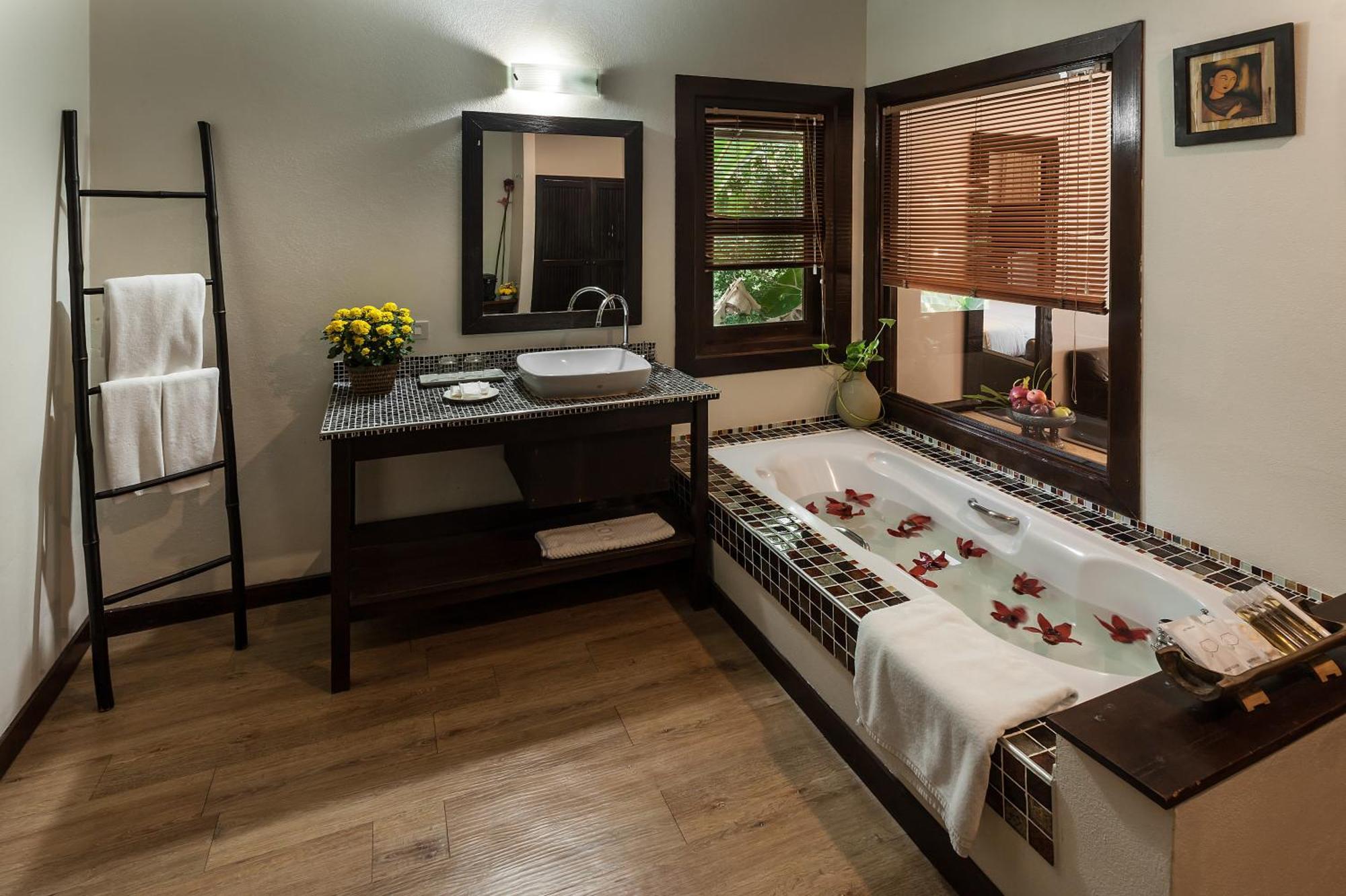 Lanna Dusita Riverside Boutique Resort Τσιάνγκ Μάι Εξωτερικό φωτογραφία